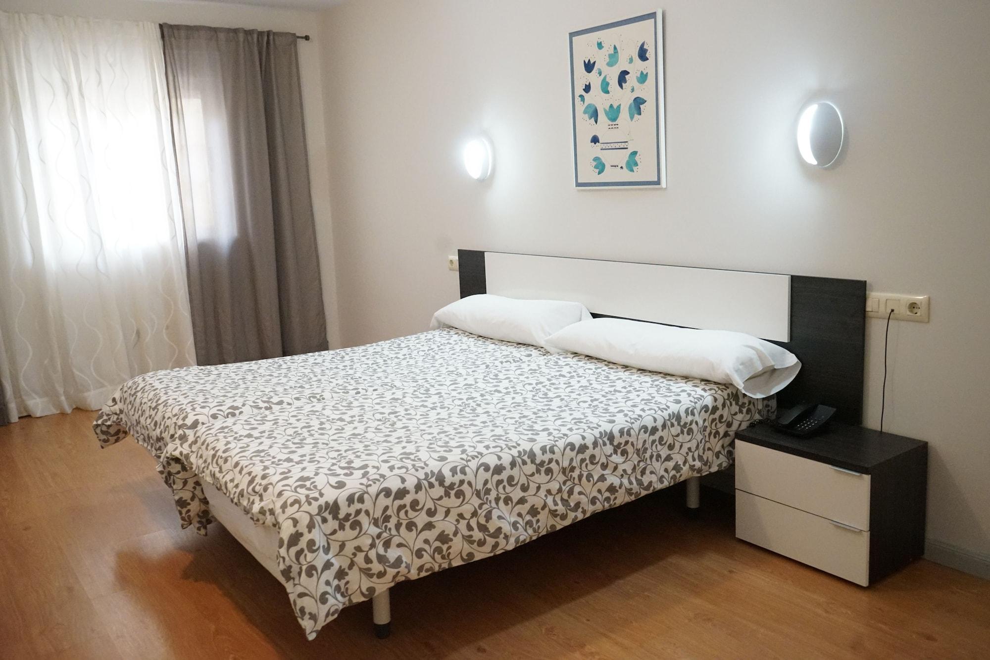 Ahc 호텔레스 Caces 외부 사진